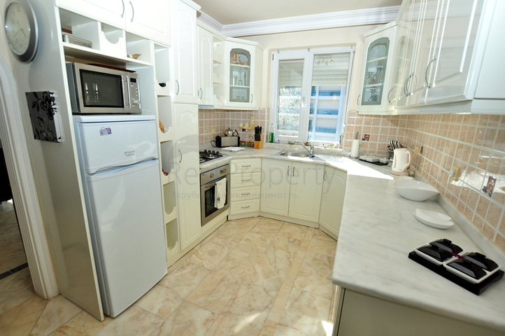 شقة مؤثثة بتصميم مميز في منطقة محمودلار – ألانيا