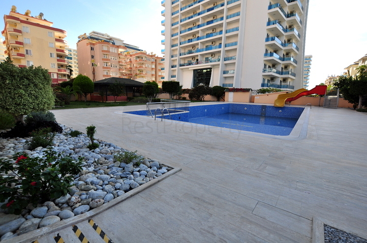 شقة مؤثثة بتصميم مميز في منطقة محمودلار – ألانيا