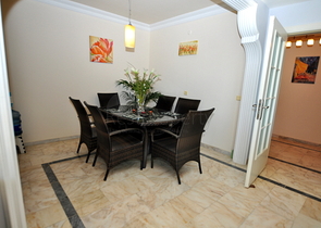 شقة مؤثثة بتصميم مميز في منطقة محمودلار – ألانيا