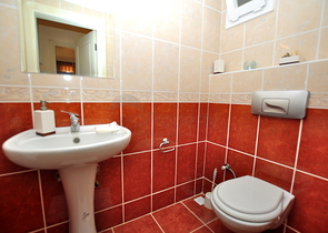 شقة مؤثثة بتصميم مميز في منطقة محمودلار – ألانيا