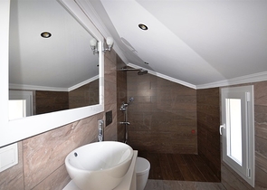 فيلا مؤثثة مميزة مع بركة سباحة خاصة وحديقة في فتحية.