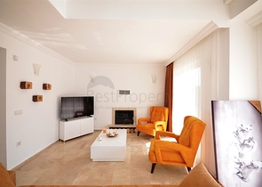 فيلا مؤثثة مميزة مع بركة سباحة خاصة وحديقة في فتحية.