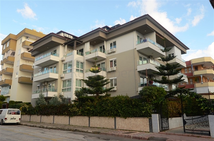 شقة بنتهاوس مؤثثة بسعر مناسب في منطقة اوبا – ألانيا