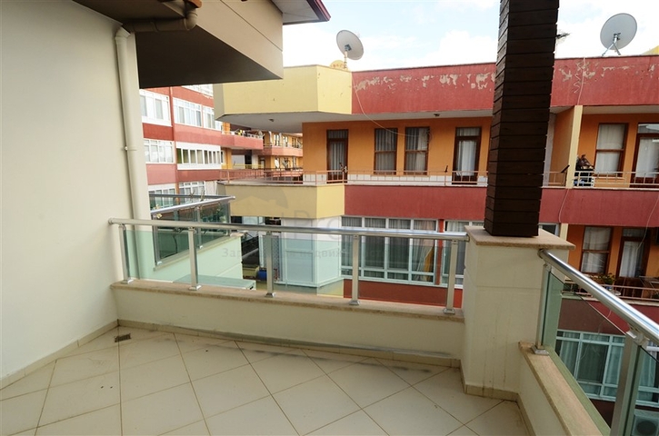 شقة بنتهاوس مؤثثة بسعر مناسب في منطقة اوبا – ألانيا