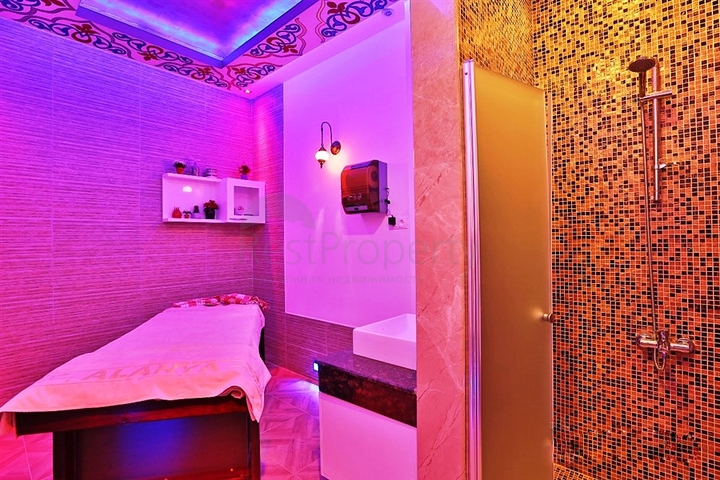 شقة بتخطيط 2+1 ضمن مجمع سكني شهير في منطقة أفسلار – ألانيا