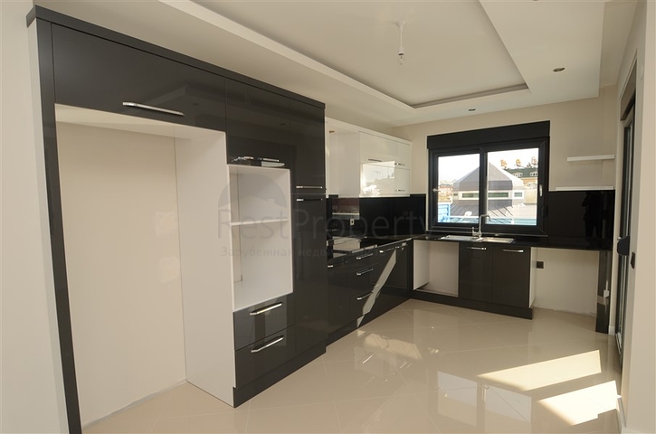 شقة بتخطيط 2+1 ضمن مجمع جديد في منطقة اوبا – ألانيا