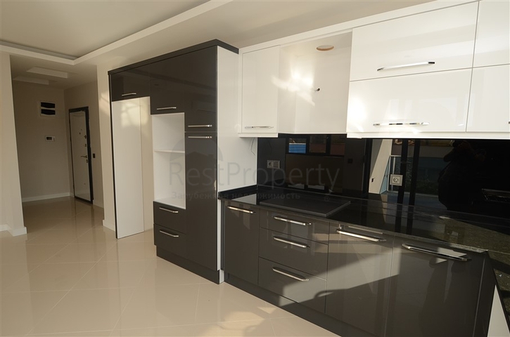 شقة بتخطيط 2+1 ضمن مجمع جديد في منطقة اوبا – ألانيا