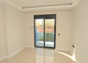 شقة بتخطيط 2+1 ضمن مجمع جديد في منطقة اوبا – ألانيا