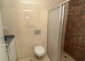 شقة بتخطيط 2+1 ضمن مجمع حديث في منطقة محمودلار – ألانيا