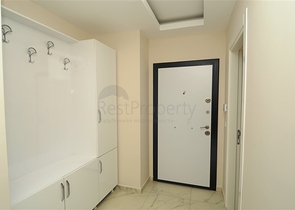 شقة بتخطيط 2+1 ضمن مجمع حديث في منطقة محمودلار – ألانيا