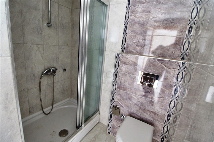 شقة بتخطيط 2+1 بسعر مغر في منطقة محمودلار – ألانيا