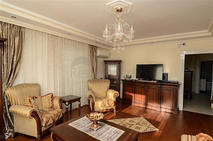 دوبلكس مؤثثة بإطلالة بحرية في منطقة محمودلار – ألانيا