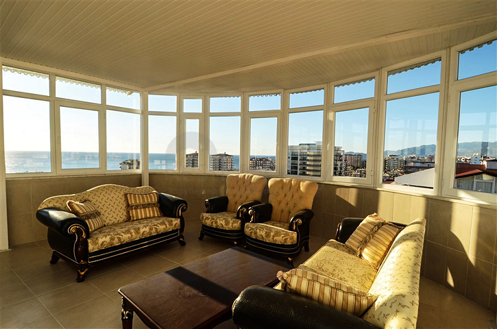 دوبلكس مؤثثة بإطلالة بحرية في منطقة محمودلار – ألانيا