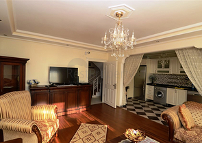 دوبلكس مؤثثة بإطلالة بحرية في منطقة محمودلار – ألانيا