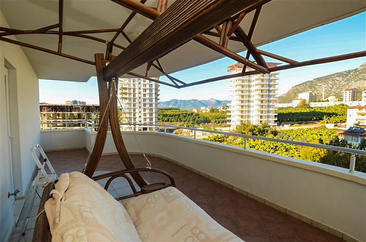 شقة بتخطيط 2+1 ضمن مجمع فاخر في منطقة محمودلار – ألانيا