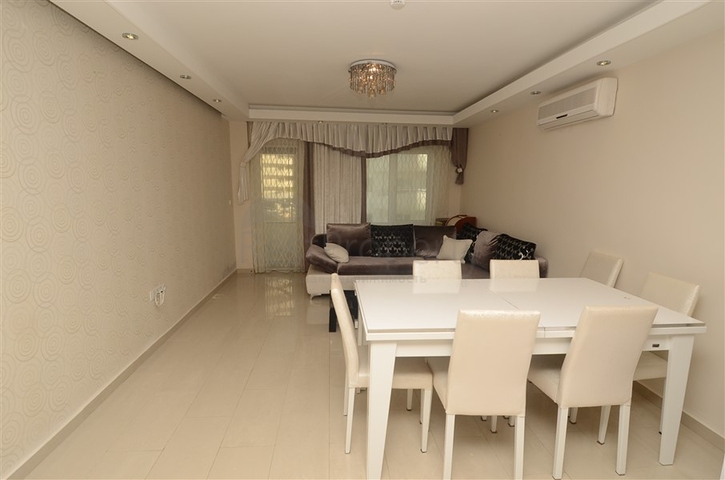 شقة بتخطيط 2+1 ضمن مجمع فاخر في منطقة محمودلار – ألانيا