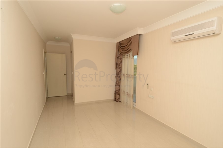 شقة بتخطيط 2+1 ضمن مجمع فاخر في منطقة محمودلار – ألانيا