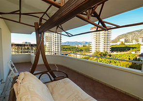 شقة بتخطيط 2+1 ضمن مجمع فاخر في منطقة محمودلار – ألانيا