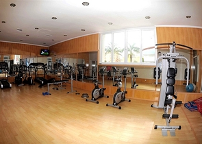 شقة بتخطيط 2+1 ضمن مجمع فاخر في منطقة محمودلار – ألانيا