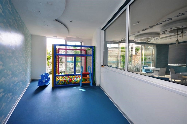 شقة بتخطيط 1+1 ضمن مجمع مميز في منطقة محمودلار – ألانيا