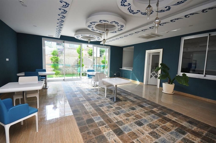 شقة بتخطيط 1+1 ضمن مجمع مميز في منطقة محمودلار – ألانيا