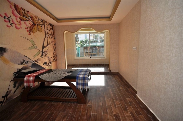 شقة بتخطيط 1+1 ضمن مجمع مميز في منطقة محمودلار – ألانيا