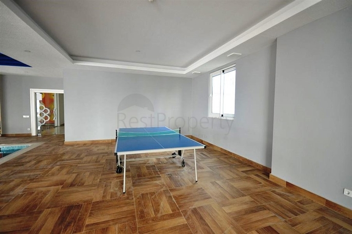 شقة بتخطيط 1+1 ضمن مجمع مميز في منطقة محمودلار – ألانيا