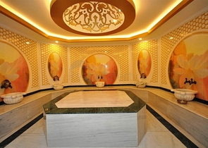 شقة بتخطيط 1+1 ضمن مجمع مميز في منطقة محمودلار – ألانيا