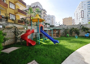 شقة بتخطيط 1+1 ضمن مجمع مميز في منطقة محمودلار – ألانيا