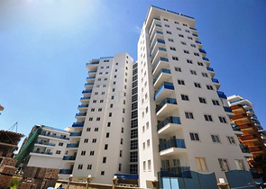 شقة بتخطيط 1+1 ضمن مجمع مميز في منطقة محمودلار – ألانيا