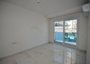 شقة بتخطيط 1+1 ضمن مجمع مميز في منطقة محمودلار – ألانيا