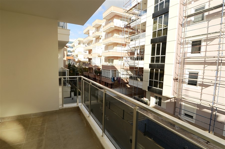 شقة بتخطيط 1+1 في مركز ألانيا