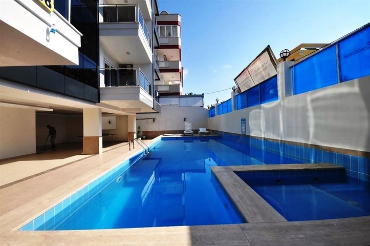 شقة بتخطيط 1+1 في مركز ألانيا