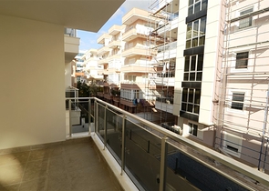 شقة بتخطيط 1+1 في مركز ألانيا