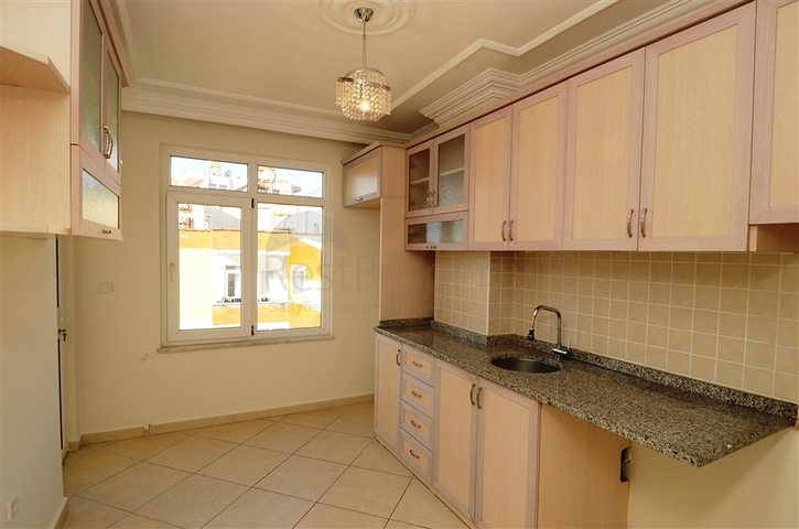 دوبلكس واسعة وبسعر مناسب جداً في منطقة توسمور – ألانيا