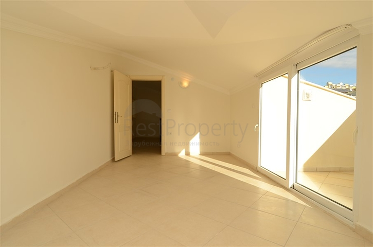 دوبلكس واسعة وبسعر مناسب جداً في منطقة توسمور – ألانيا