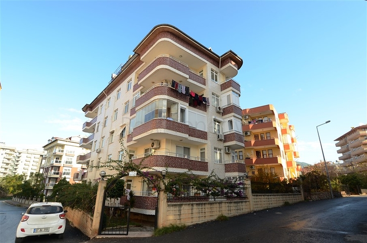 دوبلكس واسعة وبسعر مناسب جداً في منطقة توسمور – ألانيا