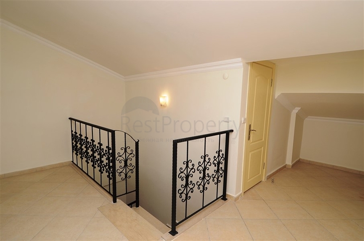 دوبلكس واسعة وبسعر مناسب جداً في منطقة توسمور – ألانيا