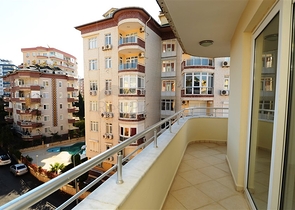 دوبلكس واسعة وبسعر مناسب جداً في منطقة توسمور – ألانيا