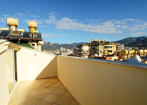 دوبلكس واسعة وبسعر مناسب جداً في منطقة توسمور – ألانيا