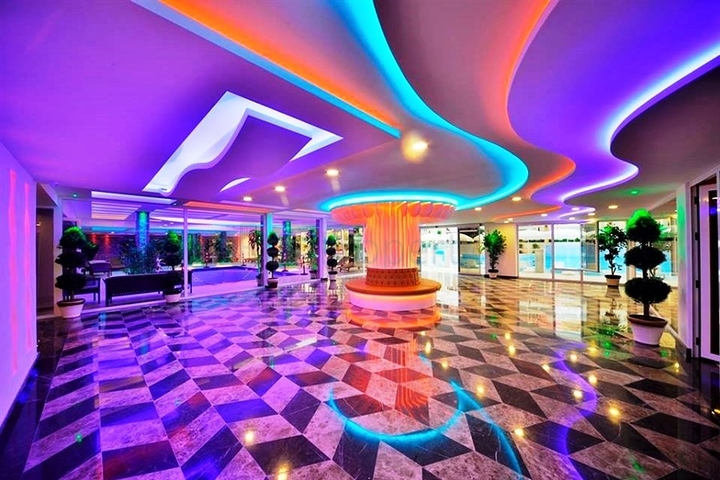 شقة مؤثثة ضمن مجمع فاخر في منطقة محمودلار – ألانيا