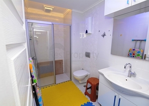 شقة مؤثثة ضمن مجمع فاخر في منطقة محمودلار – ألانيا