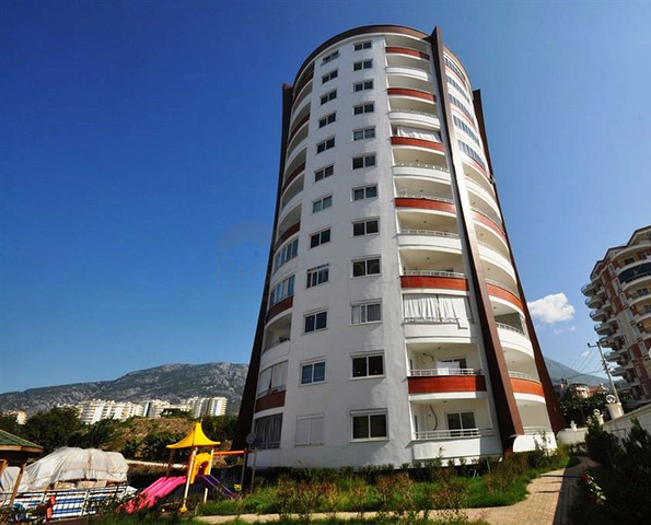 شقة بتخطيط 1+1 في منطقة محمودلار – ألانيا