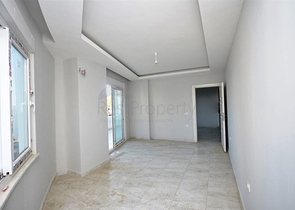 شقة بتخطيط 1+1 في منطقة محمودلار – ألانيا