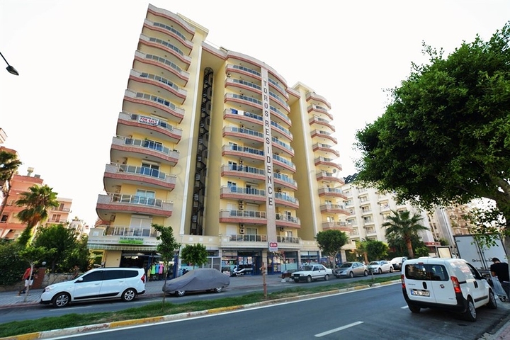 شقة بتخطيط 2+1 على مسافة قريبة من البحر في منطقة محمودلار – ألانيا