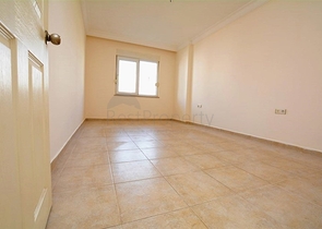 شقة بتخطيط 2+1 على مسافة قريبة من البحر في منطقة محمودلار – ألانيا