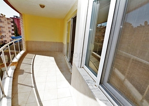 شقة بتخطيط 2+1 على مسافة قريبة من البحر في منطقة محمودلار – ألانيا