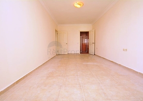 شقة بتخطيط 2+1 على مسافة قريبة من البحر في منطقة محمودلار – ألانيا