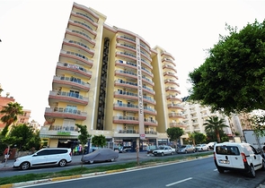 شقة بتخطيط 2+1 على مسافة قريبة من البحر في منطقة محمودلار – ألانيا