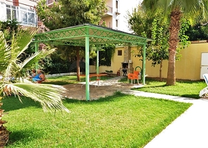 شقة بتخطيط 2+1 على مسافة قريبة من البحر في منطقة محمودلار – ألانيا